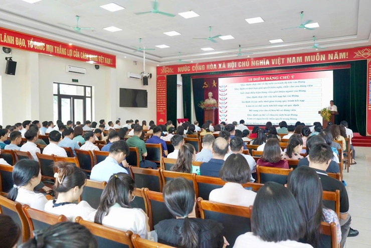 Hội nghị nghiên cứu, học tập, quán triệt, tuyên truyền, triển khai thực hiện nghị quyết số 02-NQ/TW, ngày 17/3/2026 của Bộ Chính trị - Ảnh 7.