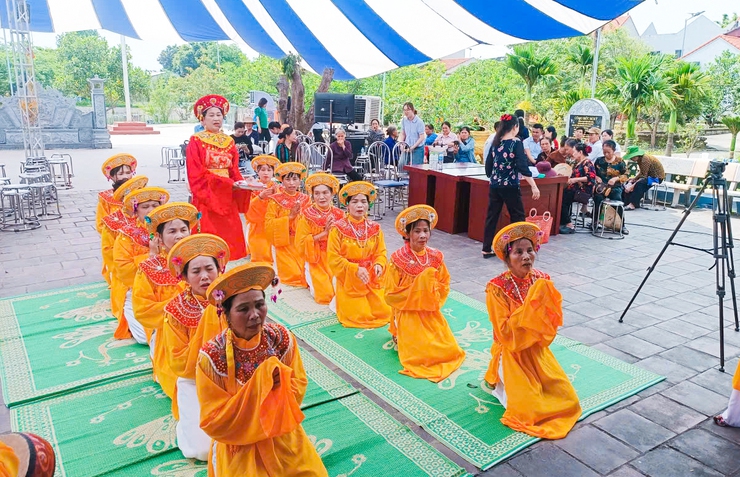 Vĩnh Mộ rộn ràng Lễ hội truyền thống tưởng nhớ Quỳnh Hoa Thánh Mẫu- Ảnh 8.