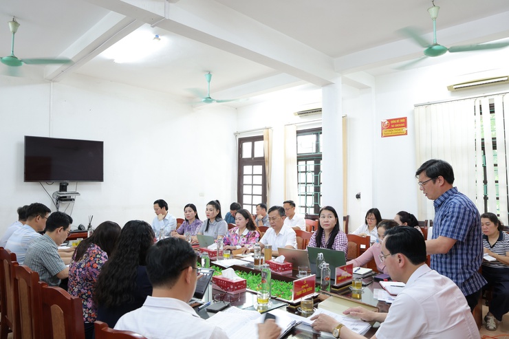Hội nghị Ban chấp hành Đảng bộ xã Phú Nghĩa lần thứ Năm thảo luận, cho ý kiến đối với 04 nhóm nội dung quan trọng- Ảnh 2.