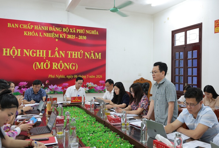 Hội nghị Ban chấp hành Đảng bộ xã Phú Nghĩa lần thứ Năm thảo luận, cho ý kiến đối với 04 nhóm nội dung quan trọng- Ảnh 4.