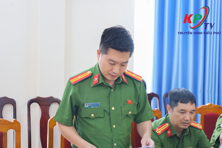 Cụm thi đua số 17 Công an thành phố Hà Nội toạ đàm nâng cao vai trò công an xã trong giải quyết “điểm nghẽn” của thành phố trên địa bàn.- Ảnh 7.