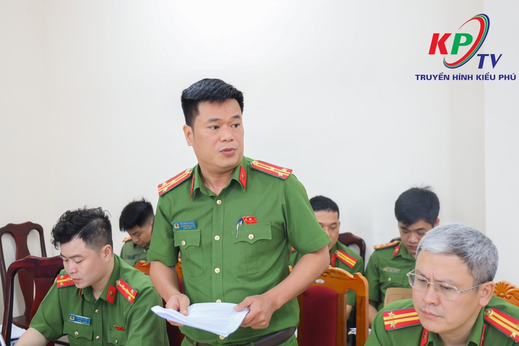 Cụm thi đua số 17 Công an thành phố Hà Nội toạ đàm nâng cao vai trò công an xã trong giải quyết “điểm nghẽn” của thành phố trên địa bàn.- Ảnh 8.