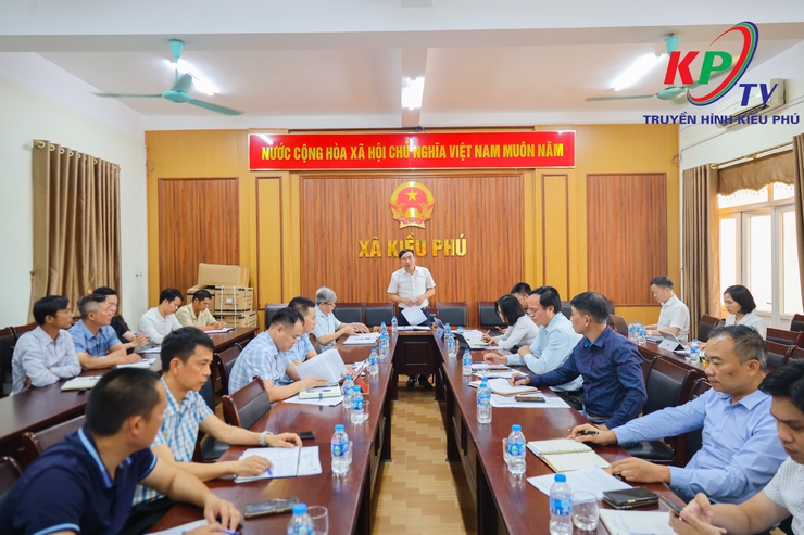 Đảng ủy xã Kiều Phú giao ban với UBND xã, quyết liệt tháo gỡ khó khăn, đẩy nhanh tiến độ các cụm công nghiệp trên địa bàn- Ảnh 1.