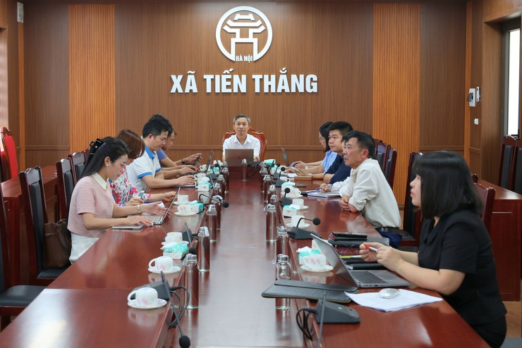 ĐOÀN ĐẠI BIỂU QUỐC HỘI THÀNH PHỐ HÀ NỘI, ĐƠN VỊ BẦU CỬ SỐ 11 TIẾP XÚC CỬ TRI SAU KỲ HỌP THỨ NHẤT, QUỐC HỘI KHÓA XVI
- Ảnh 1.