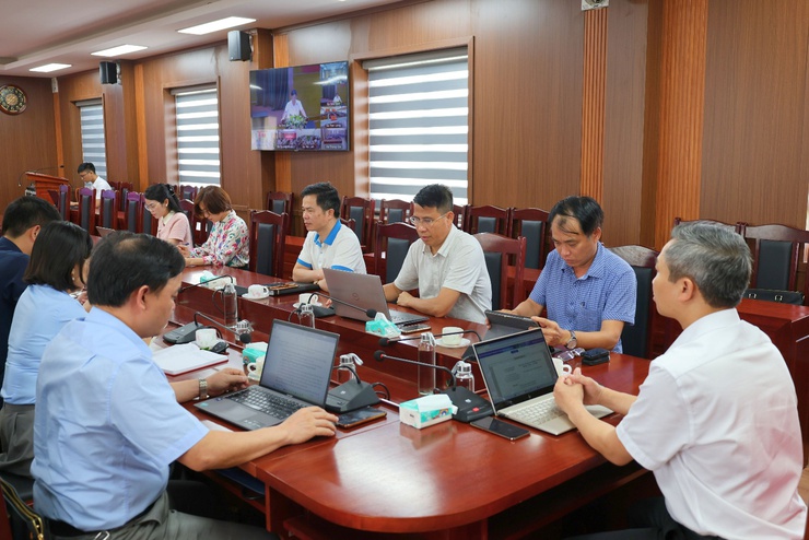 ĐOÀN ĐẠI BIỂU QUỐC HỘI THÀNH PHỐ HÀ NỘI, ĐƠN VỊ BẦU CỬ SỐ 11 TIẾP XÚC CỬ TRI SAU KỲ HỌP THỨ NHẤT, QUỐC HỘI KHÓA XVI
- Ảnh 3.