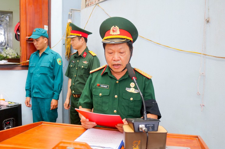 UBND xã Quốc Oai tổ chức Lễ phủ Quân kỳ, công bố Quyết định thành lập Ban Tổ chức Lễ đón nhận, truy điệu và an táng hài cốt Liệt sĩ Trần Văn Bằng- Ảnh 6.