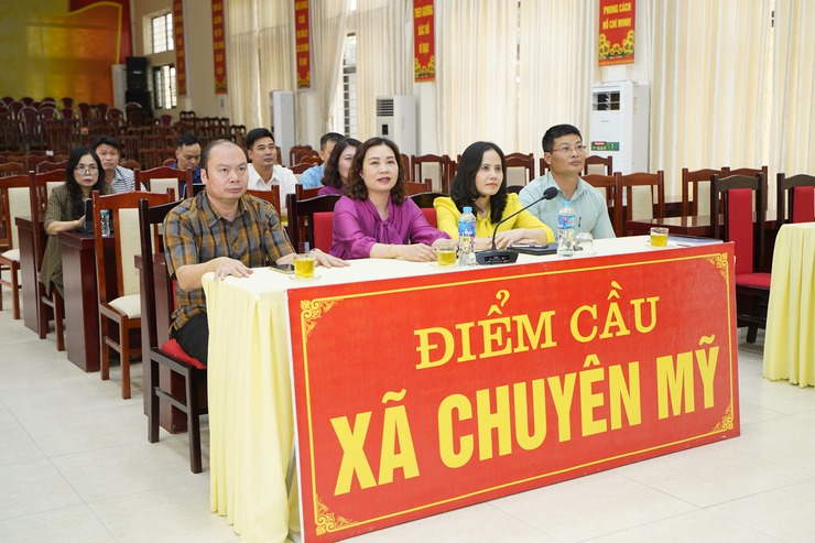 Đại biểu Quốc hội (Đơn vị bầu cử số 8) thành phố Hà Nội tiếp xúc cử tri 12 xã- Ảnh 2.