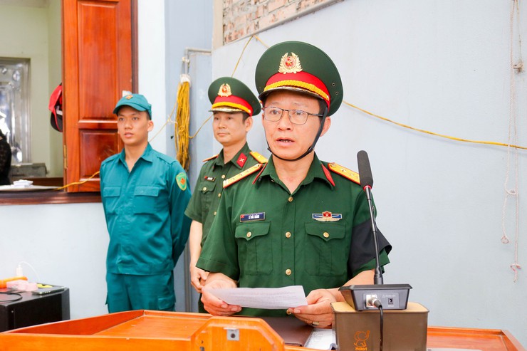 UBND xã Quốc Oai tổ chức Lễ phủ Quân kỳ, công bố Quyết định thành lập Ban Tổ chức Lễ đón nhận, truy điệu và an táng hài cốt Liệt sĩ Trần Văn Bằng- Ảnh 5.