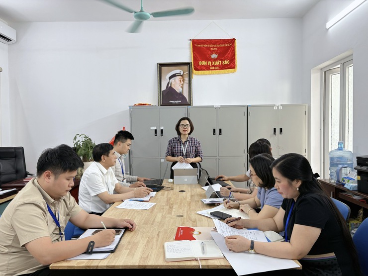 Chi bộ Cơ quan Ủy ban MTTQ phường Long Biên sinh hoạt chuyên đề về Nghị quyết số 02-NQ/TW của Bộ Chính trị- Ảnh 1.