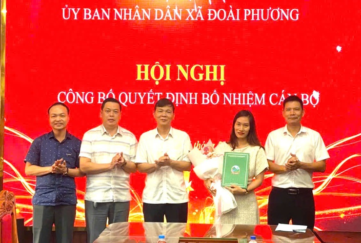 Đoài Phương công bố và trao Quyết định bổ nhiệm Phó Ban Quản lý dự án đầu tư – hạ tầng xã- Ảnh 1.