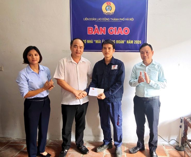 CÔNG ĐOÀN XÃ NỘI BÀI BÀN GIAO “MÁI ẤM CÔNG ĐOÀN” CHO CÔNG NHÂN CÓ HOÀN CẢNH KHÓ KHĂN- Ảnh 5.