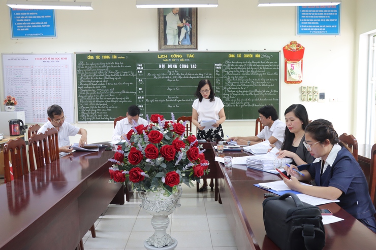 SIẾT CHẶT AN TOÀN THỰC PHẨM TẠI CÁC TRƯỜNG HỌC CÓ TỔ CHỨC ĂN BÁN TRÚ Ở PHÚ XUYÊN- Ảnh 3.
