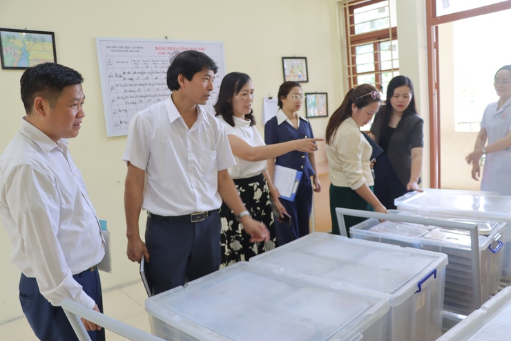 SIẾT CHẶT AN TOÀN THỰC PHẨM TẠI CÁC TRƯỜNG HỌC CÓ TỔ CHỨC ĂN BÁN TRÚ Ở PHÚ XUYÊN- Ảnh 5.