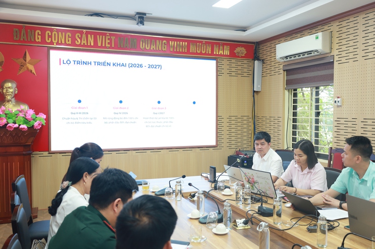 Xã Minh Châu đẩy mạnh triển khai mô hình: "Đảng viên số - Chi bộ số - Đảng bộ số".- Ảnh 2.