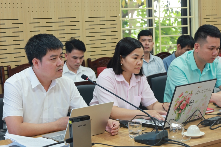 Xã Minh Châu đẩy mạnh triển khai mô hình: "Đảng viên số - Chi bộ số - Đảng bộ số".- Ảnh 3.