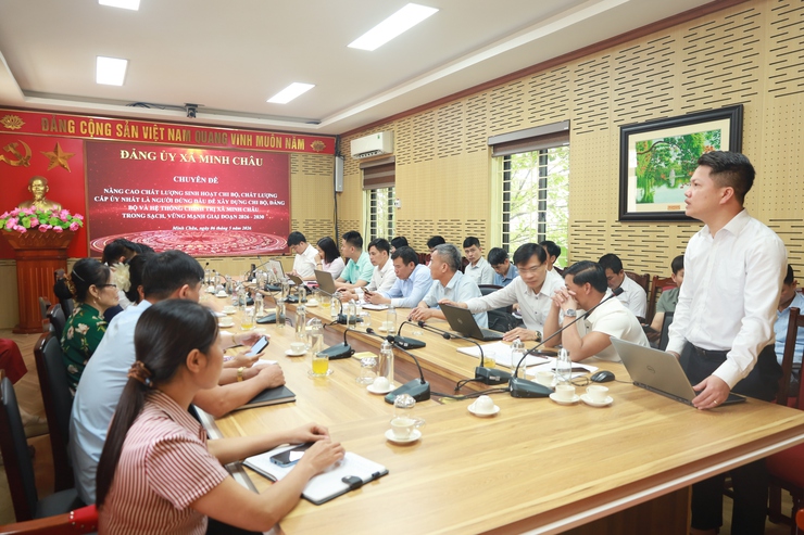 Xã Minh Châu đẩy mạnh triển khai mô hình: "Đảng viên số - Chi bộ số - Đảng bộ số".- Ảnh 4.