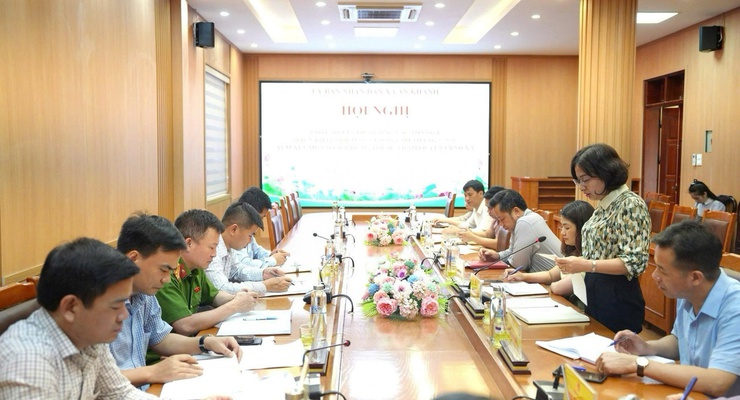 Đồng chí Hồ Trung Nghĩa - Phó Bí thư Đảng ủy, Chủ tịch UBND xã chủ trì hội nghị triển khai nhiệm vụ trọng tâm tháng 5 năm 2026- Ảnh 1.