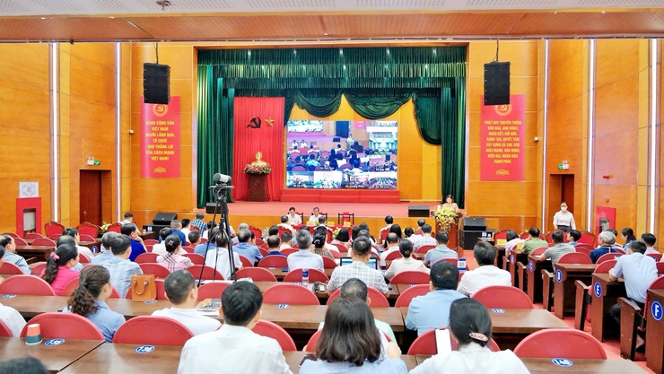 Hội nghị tiếp xúc cử tri của Đại biểu Quốc hội Đơn vị bầu cử số 11 sau Kỳ họp thứ Nhất, Quốc hội khóa XVI- Ảnh 1.