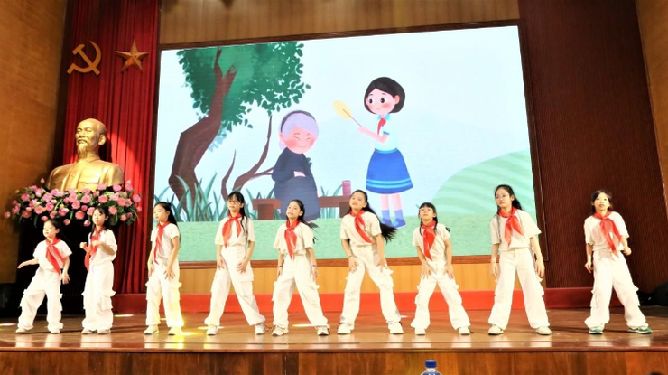 Phường Tây Hồ tổ chức Cuộc thi vẽ tranh thiếu nhi với chủ đề “Ông bà trong trái tim em”.- Ảnh 4.