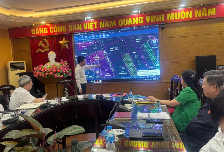 Mở tuyến đường đưa máy móc vào ngõ nhỏ, đẩy nhanh phá dỡ làm Vành đai 2,5- Ảnh 1.
