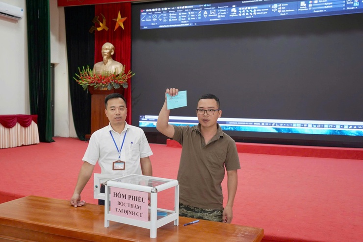 Thiên Lộc: 6/6 hộ dân bốc thăm tái định cư dự án cầu Thượng Cát, đảm bảo công khai, minh bạch- Ảnh 9.