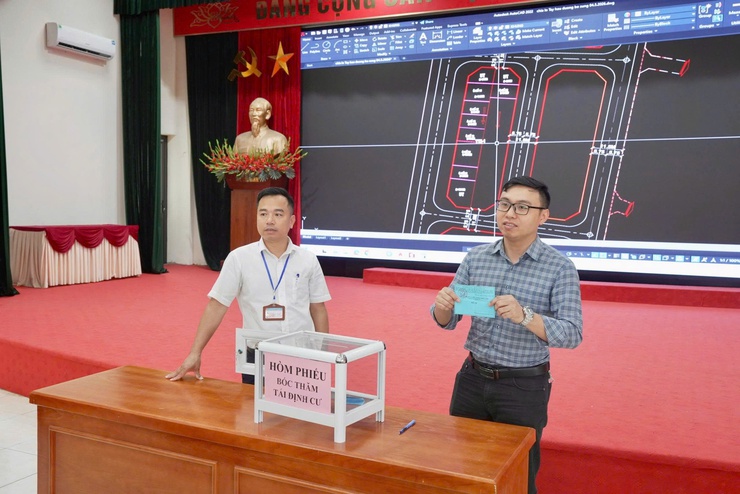 Thiên Lộc: 6/6 hộ dân bốc thăm tái định cư dự án cầu Thượng Cát, đảm bảo công khai, minh bạch- Ảnh 8.