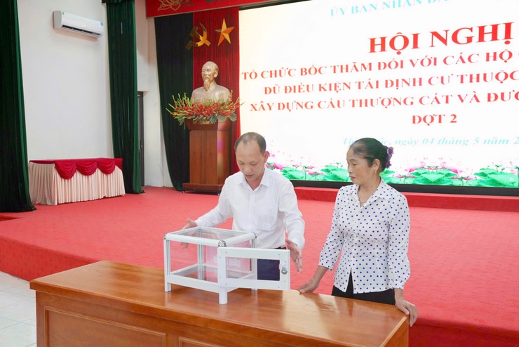Thiên Lộc: 6/6 hộ dân bốc thăm tái định cư dự án cầu Thượng Cát, đảm bảo công khai, minh bạch- Ảnh 7.