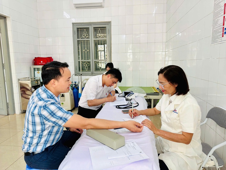 Công đoàn phường Xuân Đỉnh phối hợp với các đơn vị y tế khám sức khỏe miễn phí cho đoàn viên, người lao động năm 2026- Ảnh 2.