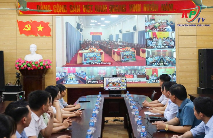 Đoàn đại biểu Quốc hội thuộc đơn vị bầu cử số 09 thành phố Hà Nội tiếp xúc với cử tri sau kỳ họp thứ I, Quốc hội khóa XVI- Ảnh 3.