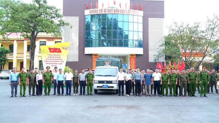 BAN CHỈ ĐẠO 197 XÃ DÂN HOÀ RA QUÂN ĐẢM BẢO TRẬT TỰ AN TOÀN GIAO THÔNG, TRẬT TỰ CÔNG CỘNG- Ảnh 5.