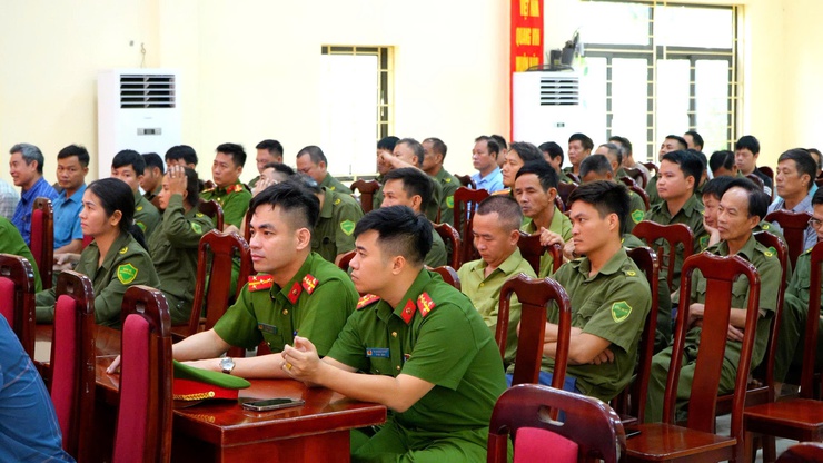 BAN CHỈ ĐẠO 197 XÃ DÂN HOÀ RA QUÂN ĐẢM BẢO TRẬT TỰ AN TOÀN GIAO THÔNG, TRẬT TỰ CÔNG CỘNG- Ảnh 4.