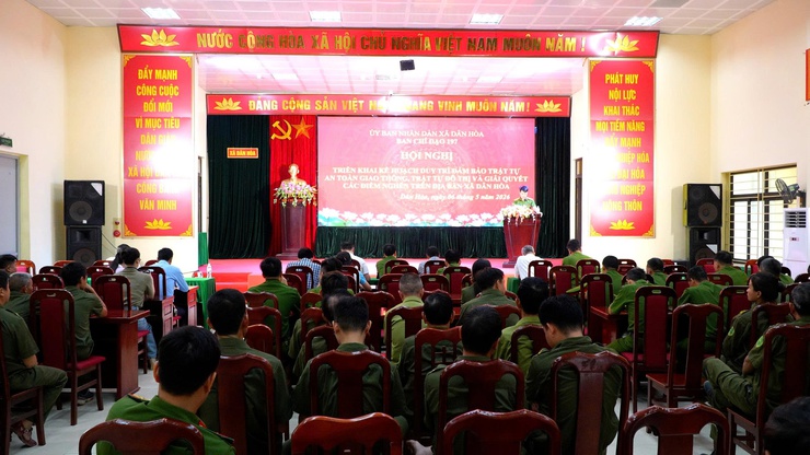 BAN CHỈ ĐẠO 197 XÃ DÂN HOÀ RA QUÂN ĐẢM BẢO TRẬT TỰ AN TOÀN GIAO THÔNG, TRẬT TỰ CÔNG CỘNG- Ảnh 1.