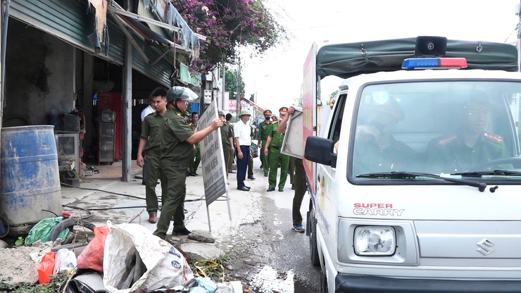 BAN CHỈ ĐẠO 197 XÃ DÂN HOÀ RA QUÂN ĐẢM BẢO TRẬT TỰ AN TOÀN GIAO THÔNG, TRẬT TỰ CÔNG CỘNG- Ảnh 9.