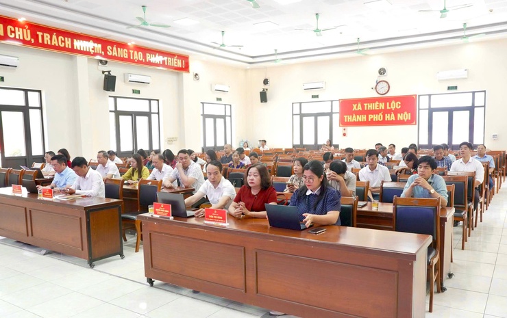 Đại biểu Quốc hội khóa XVI - Đơn vị bầu cử số 10 tiếp xúc cử tri sau kỳ họp thứ nhất của Quốc hội- Ảnh 3.