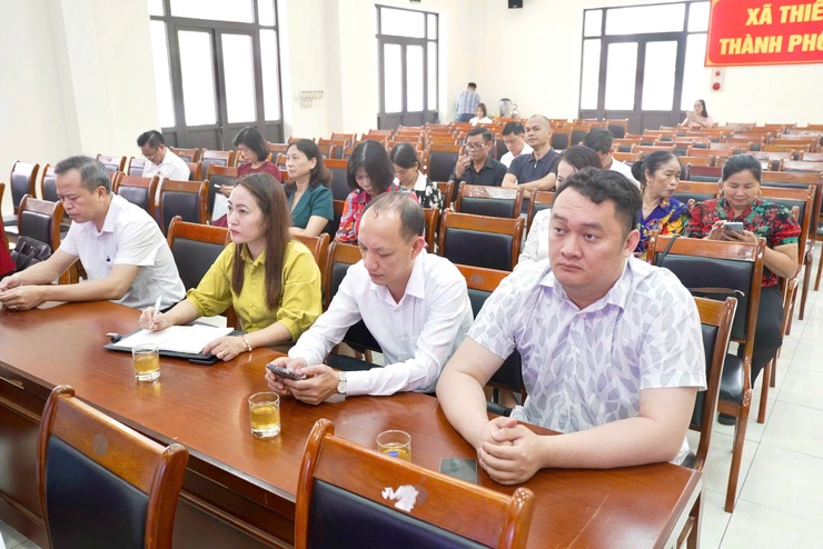 Đại biểu Quốc hội khóa XVI - Đơn vị bầu cử số 10 tiếp xúc cử tri sau kỳ họp thứ nhất của Quốc hội- Ảnh 6.