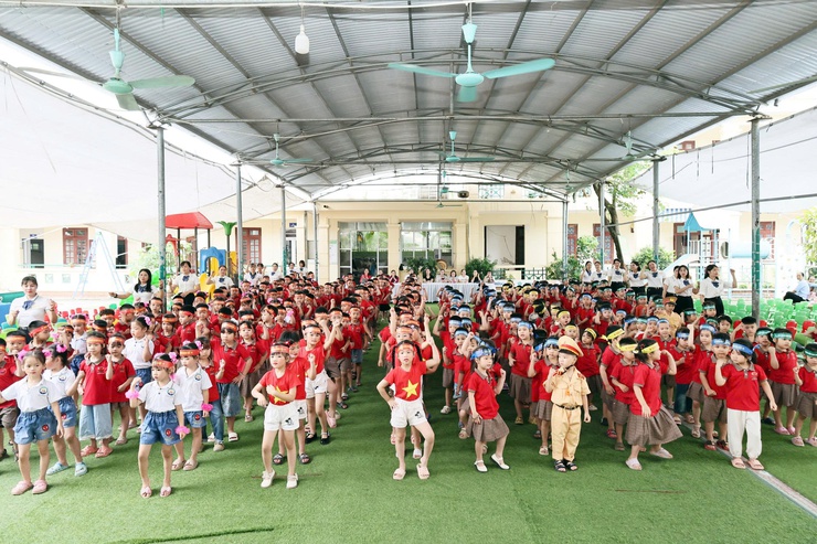 Trường Mầm non Hoàng Diệu: Tổ chức Liên hoan “Bé khỏe – Bé ngoan” - sân chơi bổ ích cho trẻ thời kỳ đổi mới- Ảnh 2.