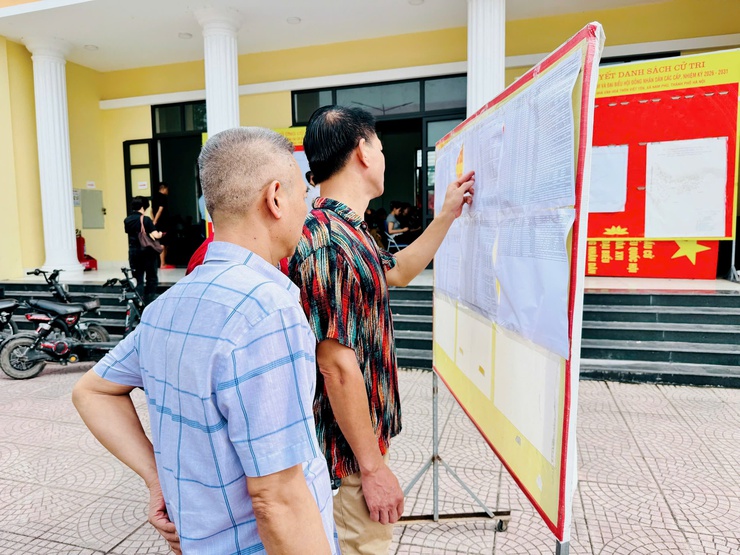 Hơn 250 hộ dân Nam Phù dự hội nghị công bố thu hồi đất phục vụ dự án đường vành đai  3,5- Ảnh 3.
