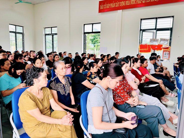 Hơn 250 hộ dân Nam Phù dự hội nghị công bố thu hồi đất phục vụ dự án đường vành đai  3,5- Ảnh 4.