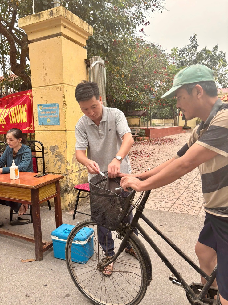 NAM PHÙ TIÊM PHÒNG DẠI ĐẠI TRÀ TẬP TRUNG CHO 2.440 CON CHÓ MÈO NĂM 2026- Ảnh 9.