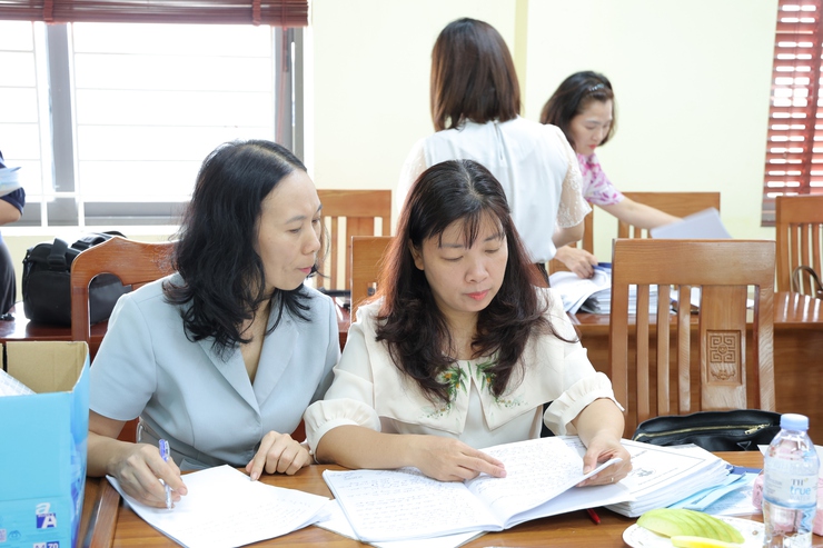 Đoàn kiểm tra của Sở Giáo dục và Đào tạo Hà Nội kiểm tra công tác chuyên môn đối với các trường Tiểu học trên địa bàn xã Phú Nghĩa- Ảnh 2.