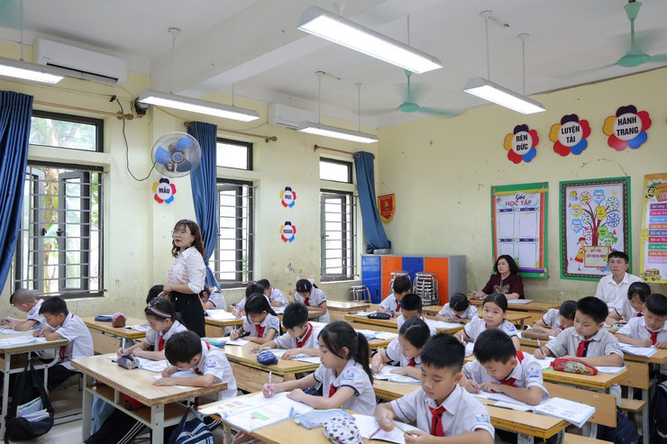 Đoàn kiểm tra của Sở Giáo dục và Đào tạo Hà Nội kiểm tra công tác chuyên môn đối với các trường Tiểu học trên địa bàn xã Phú Nghĩa- Ảnh 6.