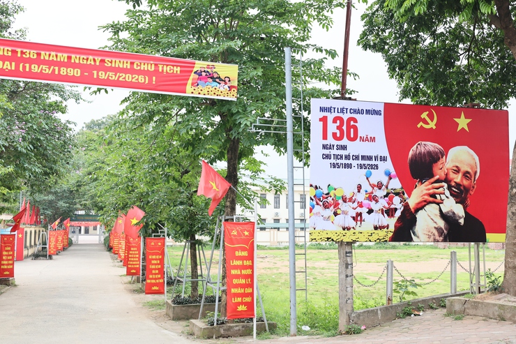 Quảng Bị rực rỡ cờ hoa chào mừng kỷ niệm 136 năm Ngày sinh Chủ tịch Hồ Chí Minh và 72 năm Chiến thắng Điện Biên Phủ- Ảnh 5.