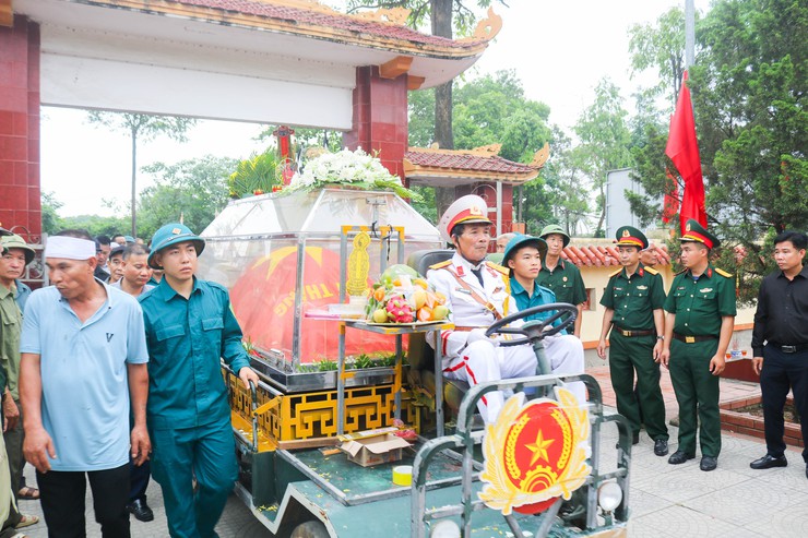 UBND xã Quốc Oai tổ chức Lễ truy điệu và an táng hài cốt Liệt sĩ Trần Văn Bằng- Ảnh 12.