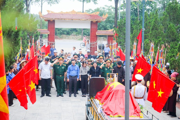 UBND xã Quốc Oai tổ chức Lễ truy điệu và an táng hài cốt Liệt sĩ Trần Văn Bằng- Ảnh 14.