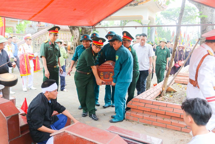 UBND xã Quốc Oai tổ chức Lễ truy điệu và an táng hài cốt Liệt sĩ Trần Văn Bằng- Ảnh 16.