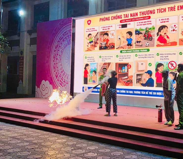 Ba Đình chủ động nâng cao kỹ năng PCCC cho người dân- Ảnh 4.