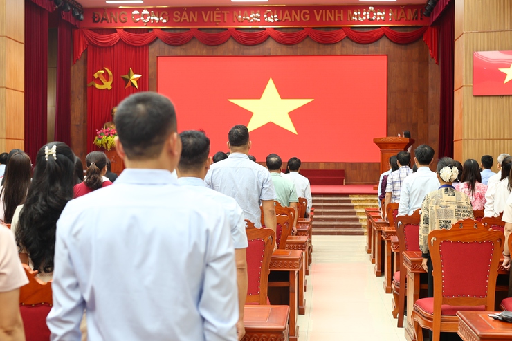Thạch Thất: Chào cờ đầu tháng, đánh giá kết quả tháng 4 và triển khai nhiệm vụ trọng tâm tháng 5/2026- Ảnh 1.