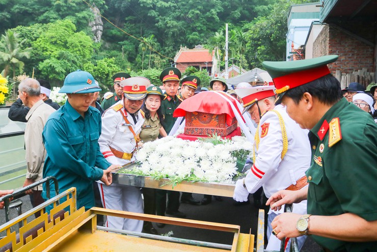 UBND xã Quốc Oai tổ chức Lễ truy điệu và an táng hài cốt Liệt sĩ Trần Văn Bằng- Ảnh 6.