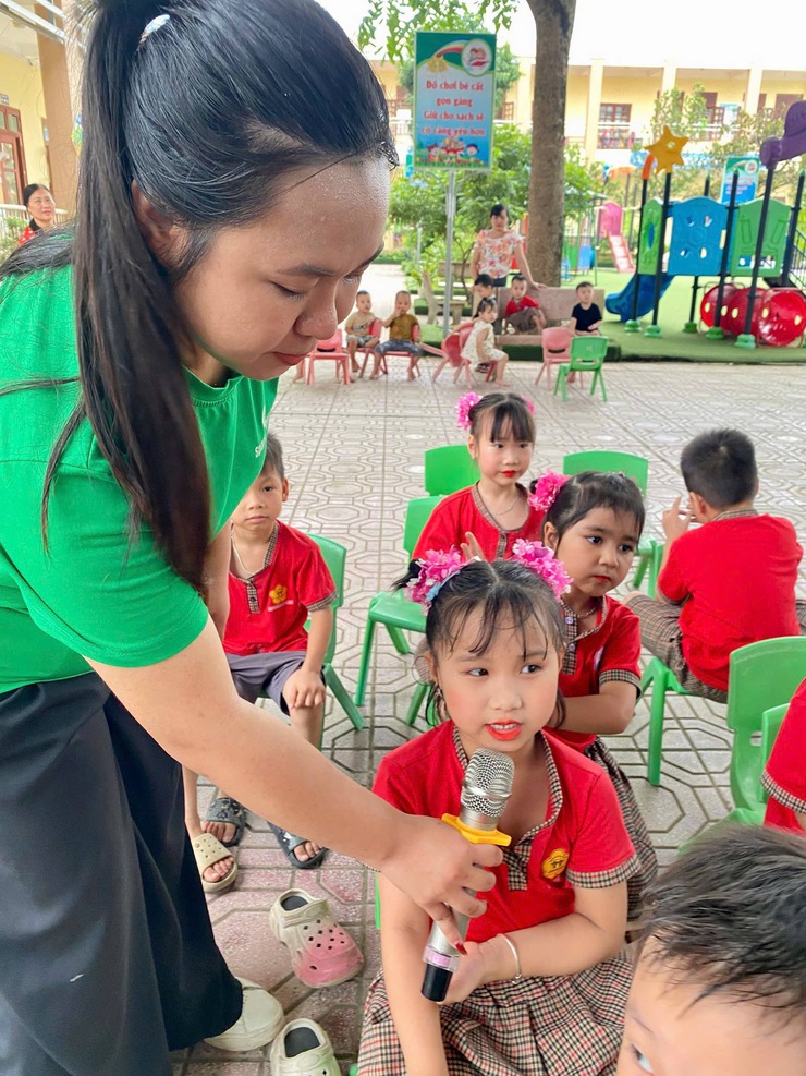 Trường mầm non trường Thịnh nâng cao kỹ năng tiếng Anh cho trẻ qua Hội thi “Rung chuông vàng”- Ảnh 2.