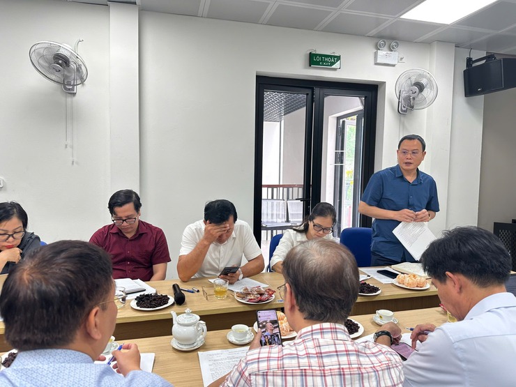 THƯỜNG TRỰC ĐẢNG ỦY PHƯỜNG LÀM VIỆC VỚI CẤP ỦY CHI BỘ, BAN GIÁM ĐỐC TRẠM Y TẾ PHƯỜNG LÁNG- Ảnh 4.